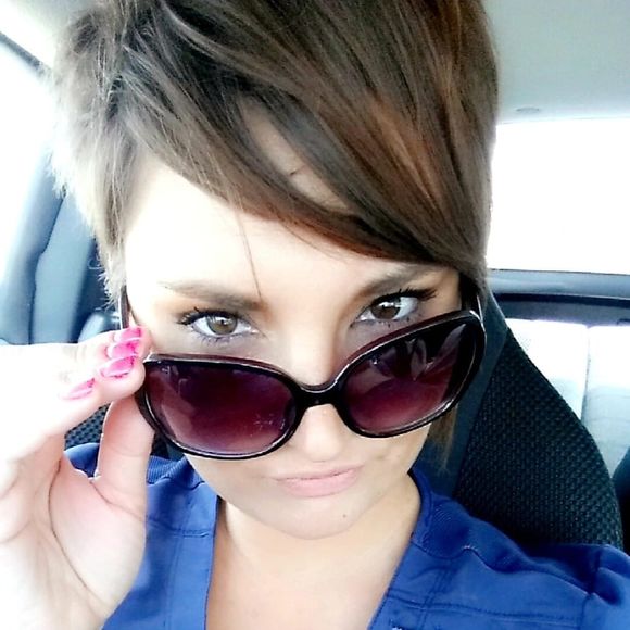 Meet your Posher, Brittany - Picture 1 of 1